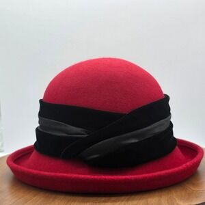 Giovannio New York Red Wool Cloche Hat Black Velvet Ribbon Trim